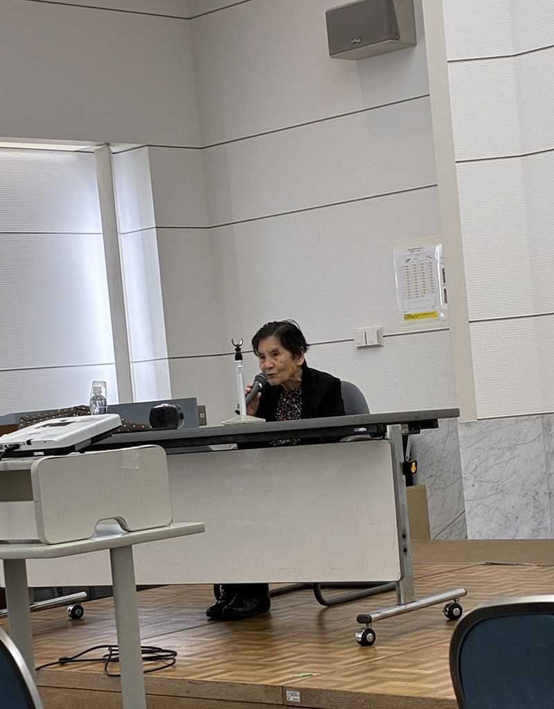 お話される切明さん
