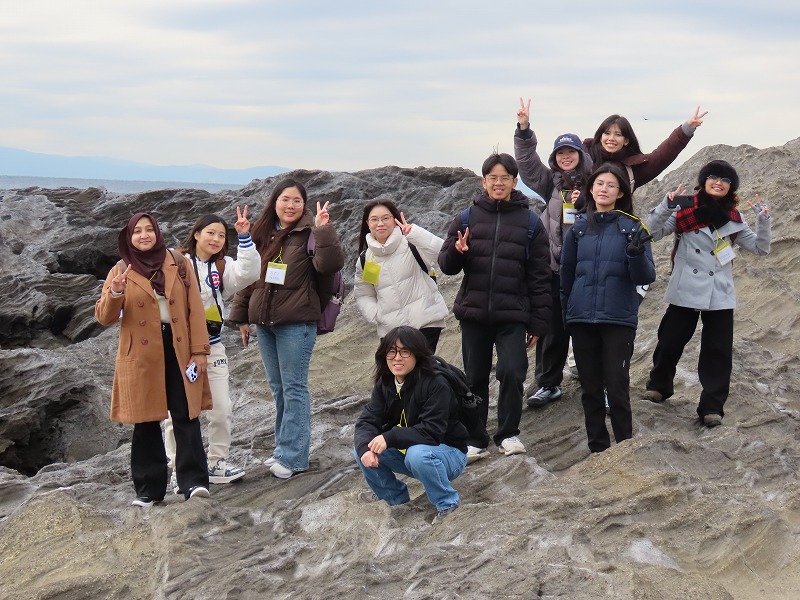 城ヶ島での留学生全員の集合写真