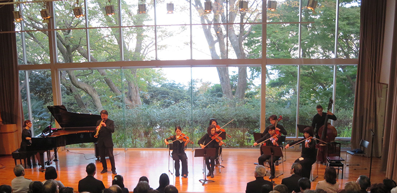 海の見えるホールでの演奏